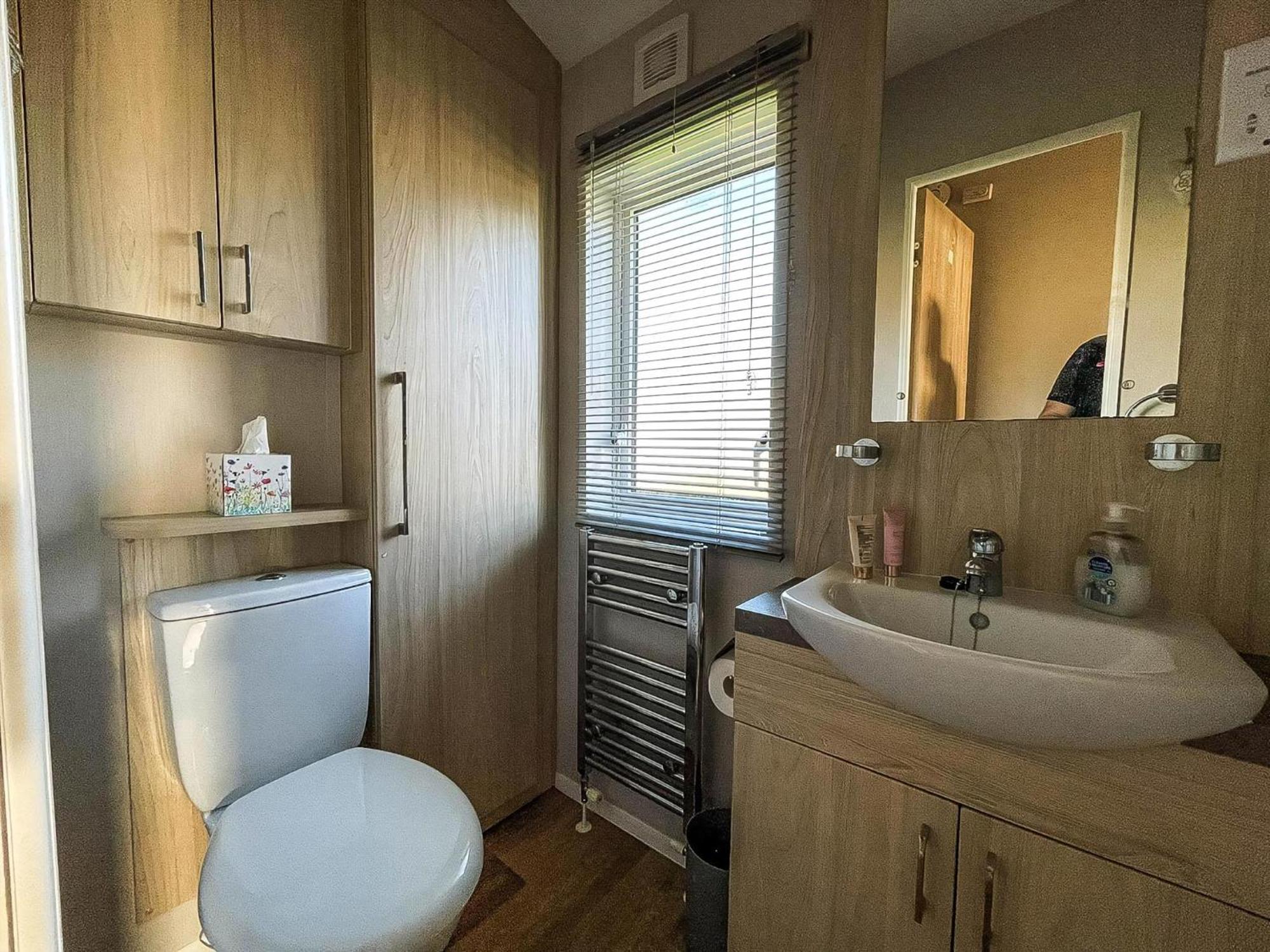 Wonderful 6 Berth Caravan For Hire By A Stunning Norfolk Beach Ref 19006Sd Scratby Exterior photo